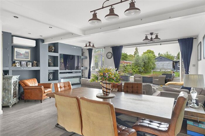 4 Bedroom Semi-detached House For Sale In Westward Road, Chingford, London, E4