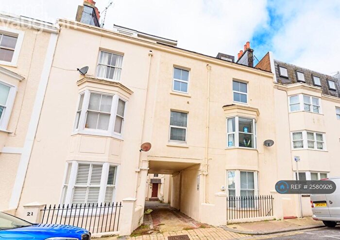 2 Bedroom Flat To Rent In Farm Road, Hove, BN3