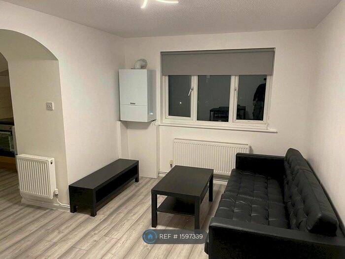 Studio To Rent In Magpie Close, Enfield, EN1