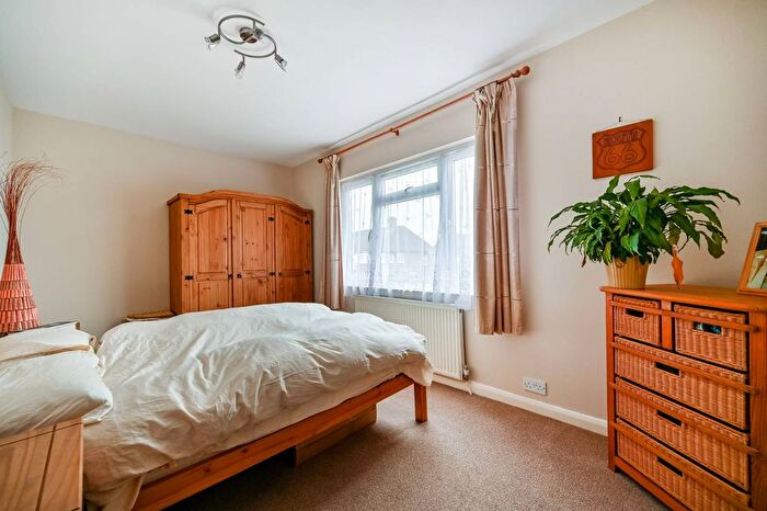 3 Bedroom Terraced House For Sale In Wesley Avenue, Hounslow, TW3