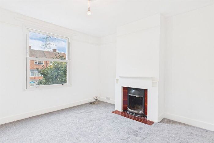 2 Bedroom Terraced House For Sale In Garth Road, SM4