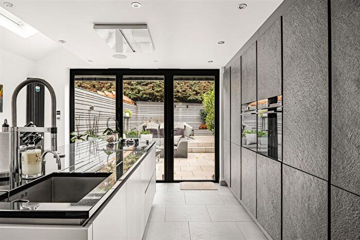 5 Bedroom Property For Sale In Marlborough Road, South Woodford, E18