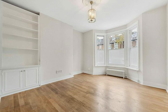 1 Bedroom Flat To Rent In Archel Road, Barons Court, London, W14