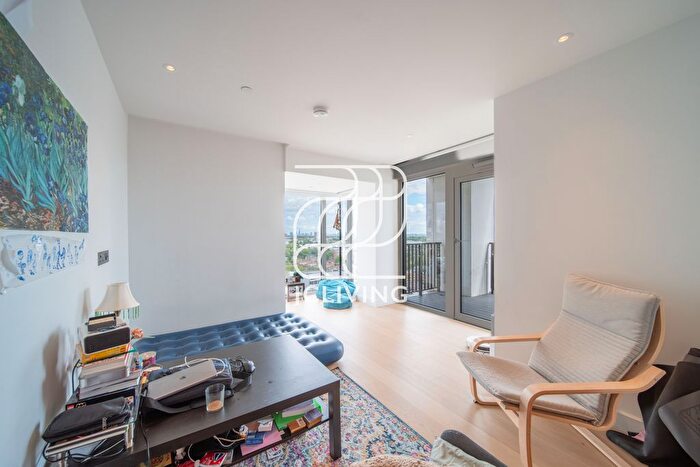 1 Bedroom Flat To Rent In Fountain Park Way, W12