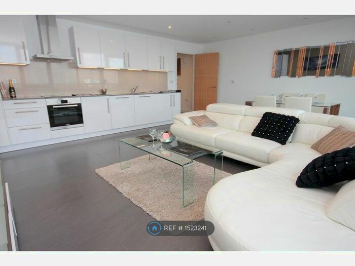 2 Bedroom Flat To Rent In Powis Street, London, SE18
