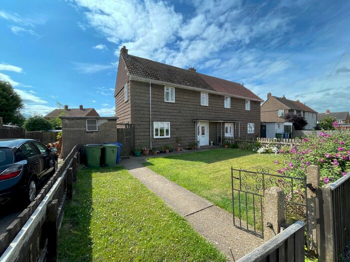3 Bedroom Semi-Detached House To Rent In Mayflower Avenue, Immingham, DN40