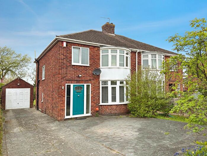 3 Bedroom Semi Detached House For Sale In Brant Road, Lincoln, LN5