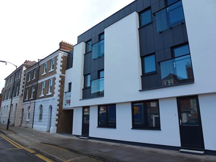 1 Bedroom Flat To Rent In Wincheap, Canterbury, Kent, CT1