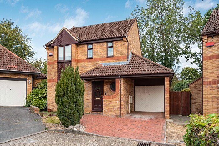 3 Bedroom Detached House For Sale In Hamilton Lane, Milton Keynes, MK3