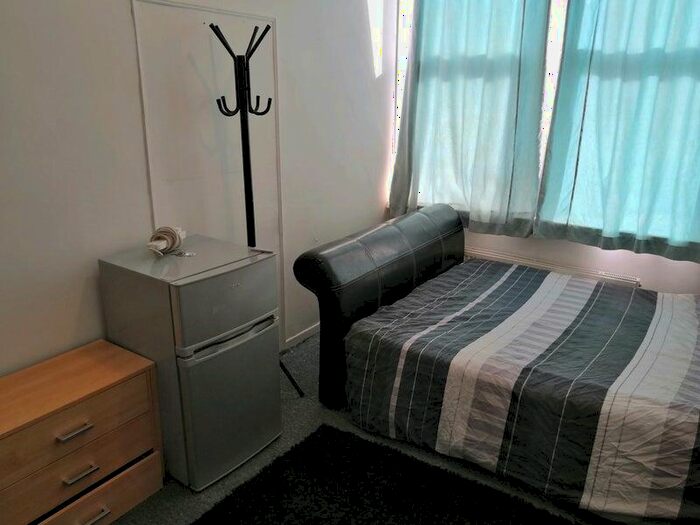 1 Bedroom House To Rent In Collins Street, Bristol, BS11