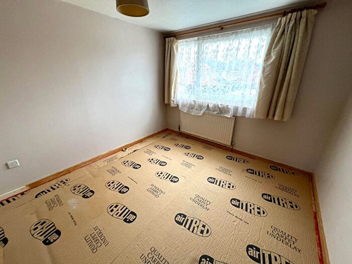 3 Bedroom End Of Terrace House For Sale In Conrad Close, Swindon, SN3
