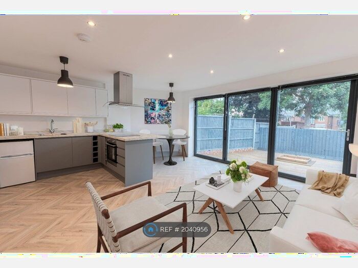 1 Bedroom Flat To Rent In Lundy Lane, Reading, RG30