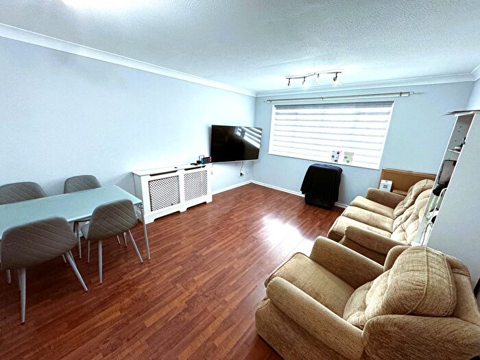 1 Bedroom Flat To Rent In Harts Lane, Barking, IG11