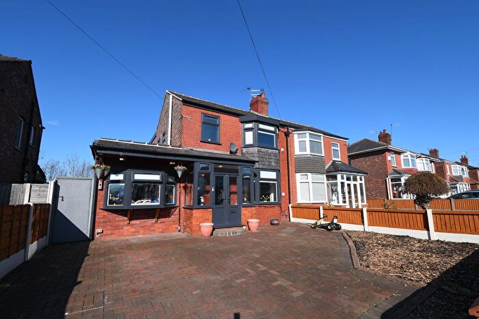 3 Bedroom Semi Detached House For Sale In Oxford Road, Salford, M6