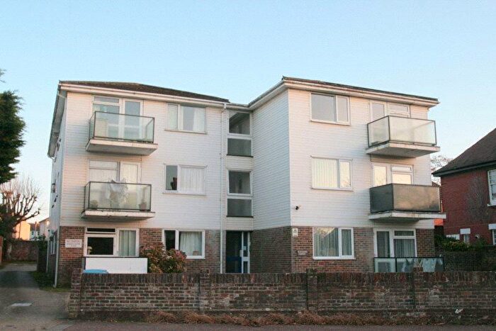1 Bedroom Apartment To Rent In Glenmore Court, St. Winefrides Road, Littlehampton, BN17