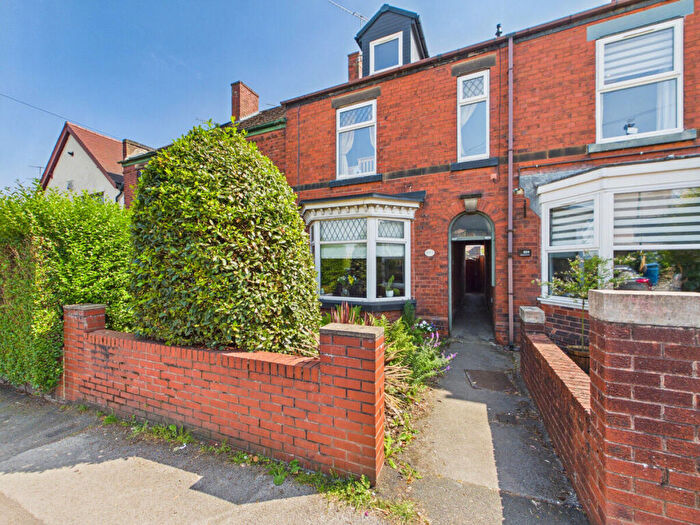 3 Bedroom Terraced House For Sale In Chatsworth Road, S40