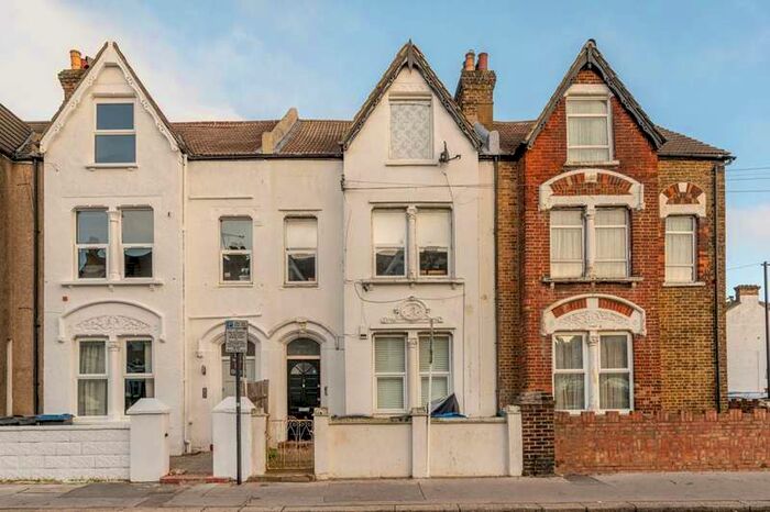 1 Bedroom Flat To Rent In Stanger Road, South Norwood, SE25