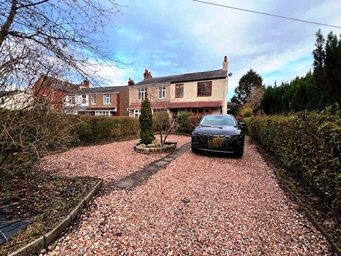 3 Bedroom Semi-Detached House To Rent In Broad Oak Lane, Penwortham, Preston, PR1