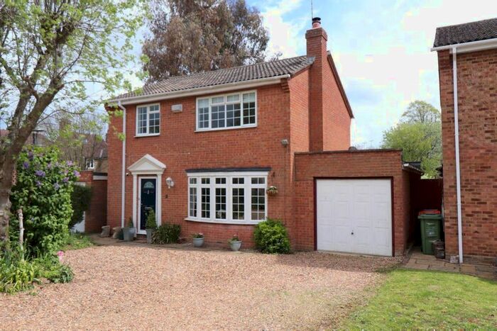 4 Bedroom Property To Rent In Mowbray Drive, Leighton Buzzard, LU7