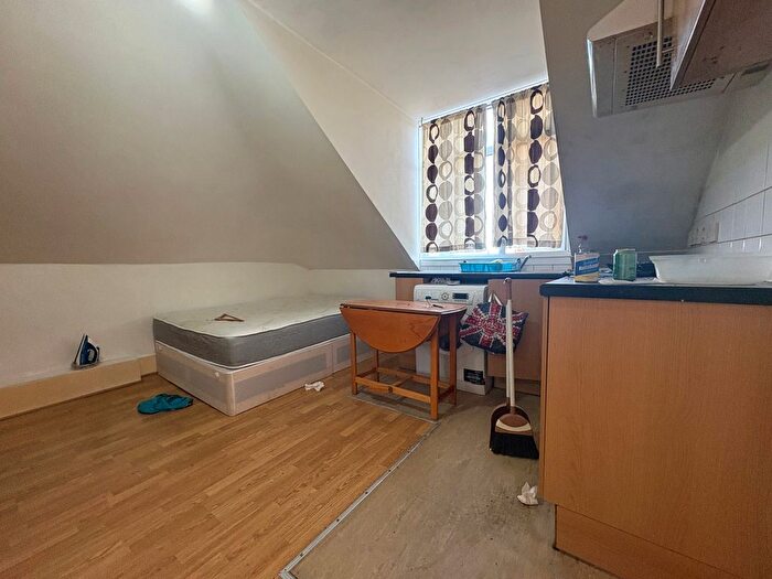 Studio To Rent In Lordship Lane, London, N22