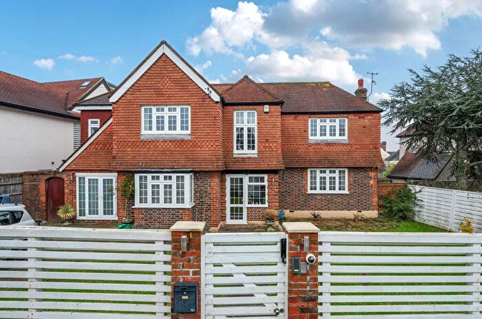 5 Bedroom Detached House For Sale In Oaks Avenue, KT4