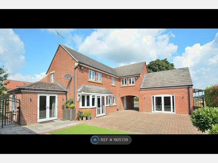 4 Bedroom Detached House To Rent In Castle View, Palterton, S44