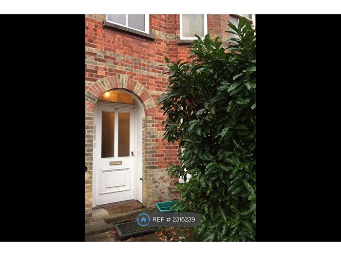 1 Bedroom Flat To Rent In Lime Hill Road, Tunbridge Wells, TN1