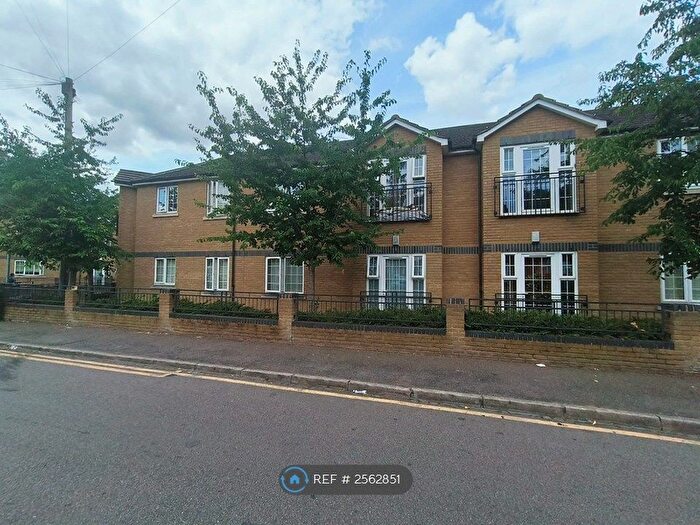 2 Bedroom Flat To Rent In William Court, Luton, LU3