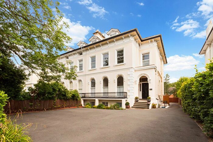 2 Bedroom Flat For Sale In Lansdown Road, Cheltenham, GL51