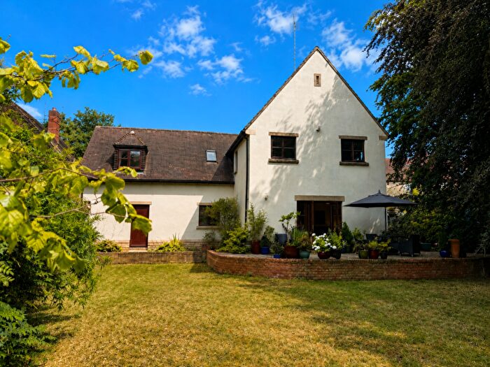 5 Bedroom House For Sale In Bostock Court, Buckingham, Hh., MK18