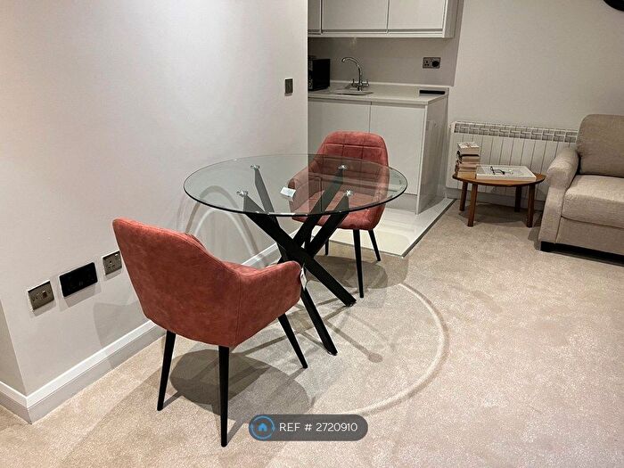 1 Bedroom Flat To Rent In Hanbury Street, London, E1