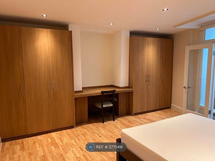 2 Bedroom Flat To Rent In Lillie Road, London, SW6