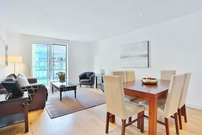 3 Bedroom Flat To Rent In Gillingham Street, Pimlico, SW1V