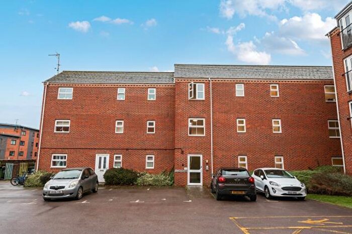2 Bedroom Flat To Rent In Alma Road, Banbury, OX16