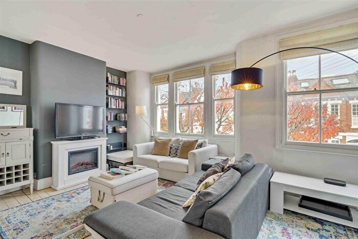 3 Bedroom Maisonette To Rent In Edenvale Street, London, SW6