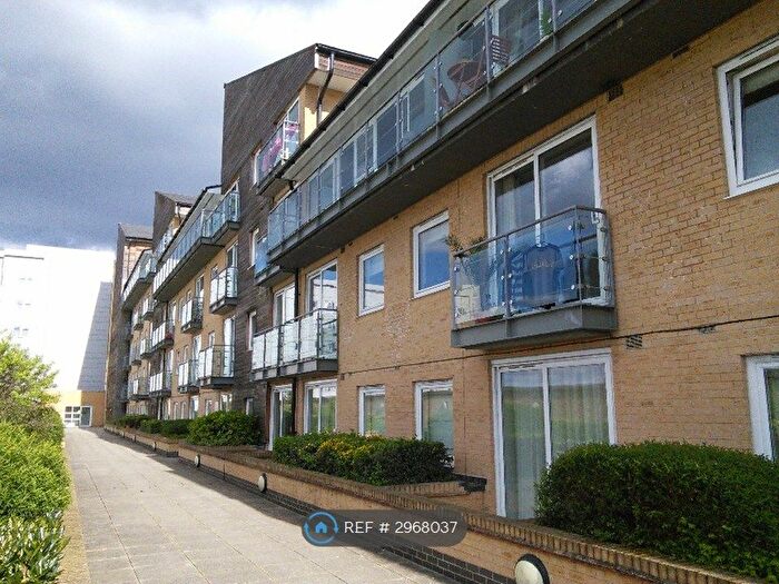 2 Bedroom Flat To Rent In Tillley Road, Feltham, TW13