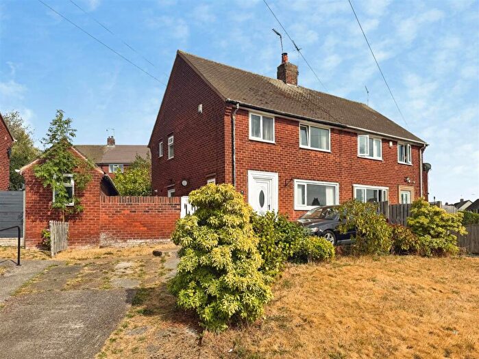 3 Bedroom Semi-Detached House For Sale In Dryden Dale, Worksop, S81