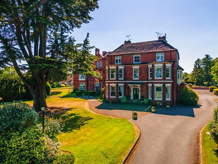3 Bedroom Apartment For Sale In Glasshouse Lane, Lapworth, Solihull, B94