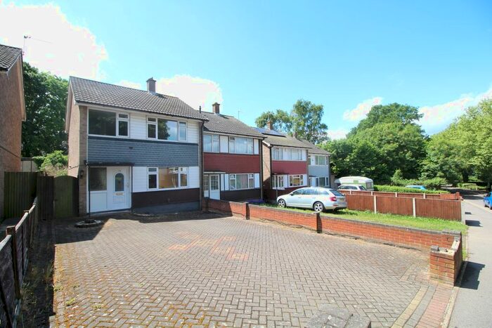 3 Bedroom Semi-Detached House To Rent In Northview, Swanley, BR8