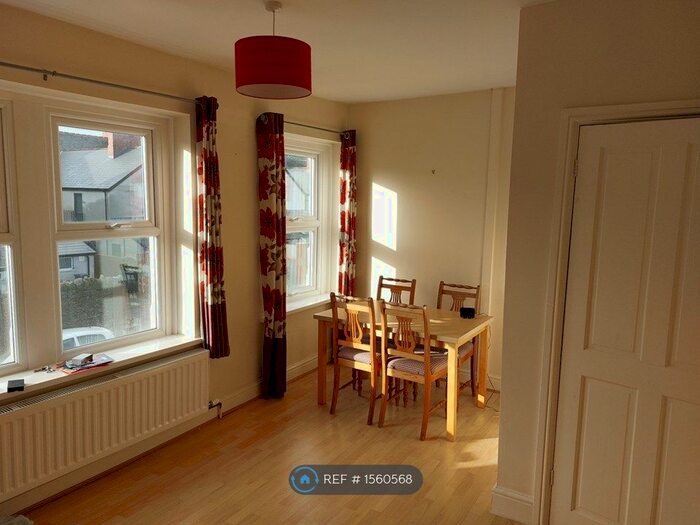 2 Bedroom Flat To Rent In Pontcanna, Cardiff, CF11