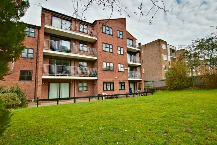 1 Bedroom Apartment To Rent In Brackley Road, Beckenham, BR3