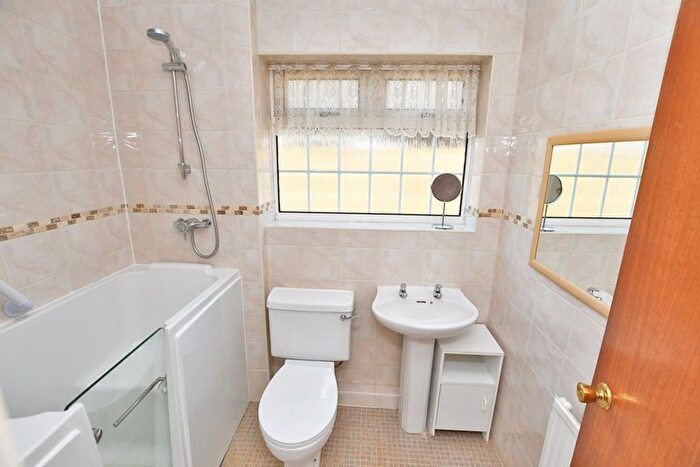 3 Bedroom Bungalow For Sale In Blenheim Close, Bearsted, Maidstone, ME15