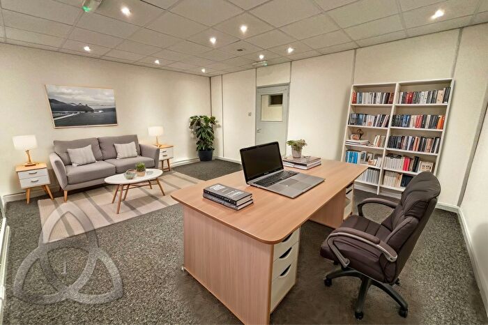 Land To Rent In Portobello Road, London, W11