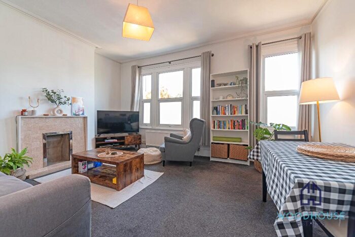 2 Bedroom Flat To Rent In Trinity Road, London, N22