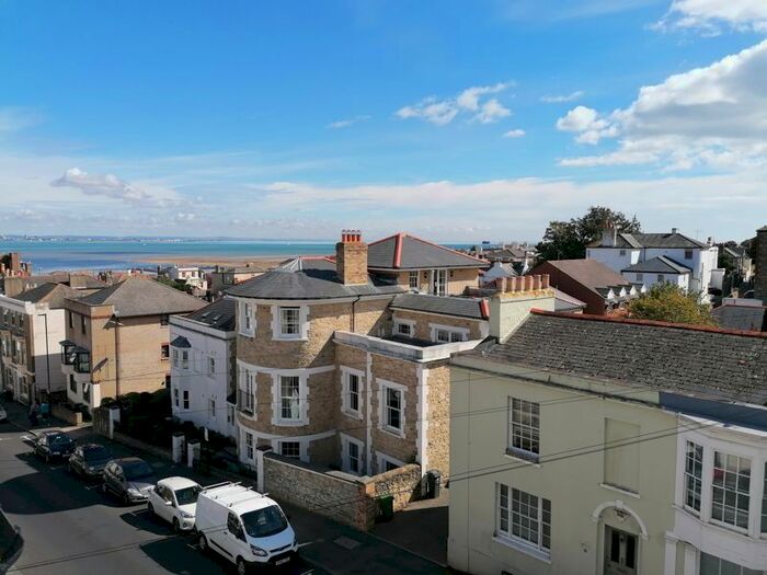 2 Bedroom Flat To Rent In St. Peters Mews, George Street, Ryde PO33