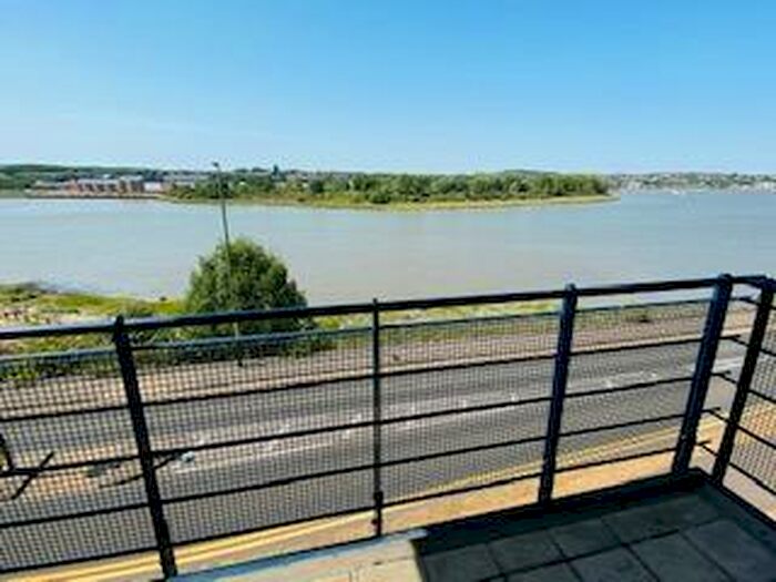 2 Bedroom Apartment To Rent In Fennel Close, Rochester, ME1