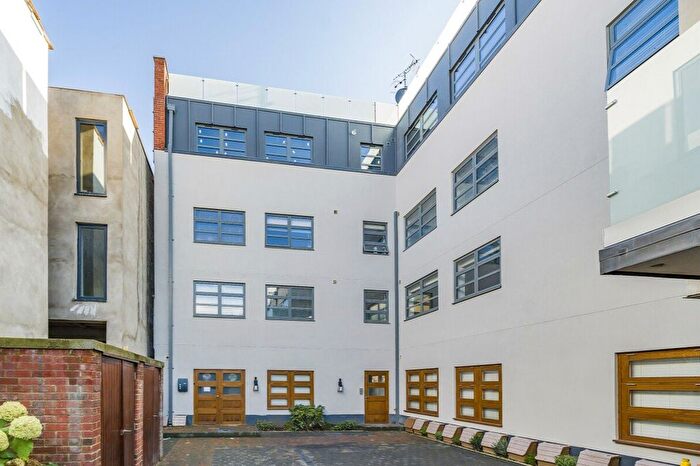 1 Bedroom Flat To Rent In Elm Grove, London, SW19