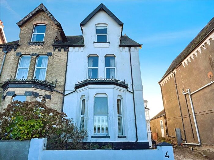2 Bedroom Flat For Sale In Oxford Park, Ilfracombe, Devon, EX34