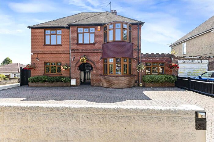 6 Bedroom Detached House For Sale In Watling Street, Strood, Kent, ME2