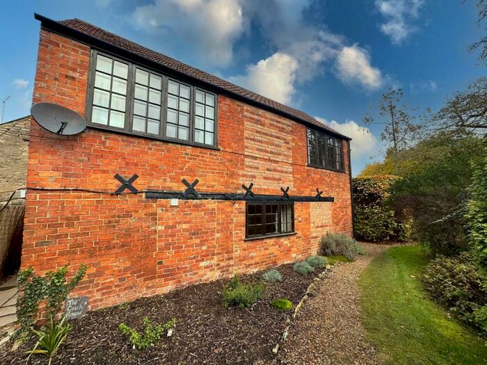 2 Bedroom Detached House To Rent In High Street, Harrold, MK43